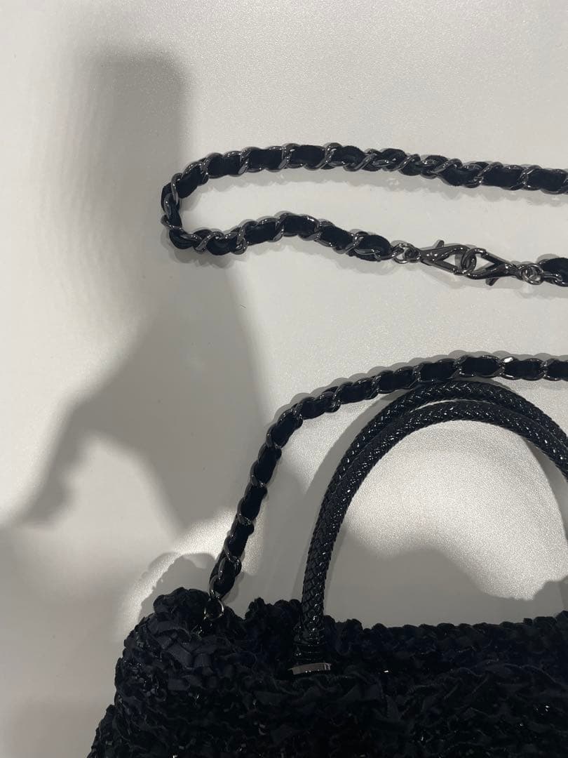 アンテプリマ　チェーンショルダーバッグ