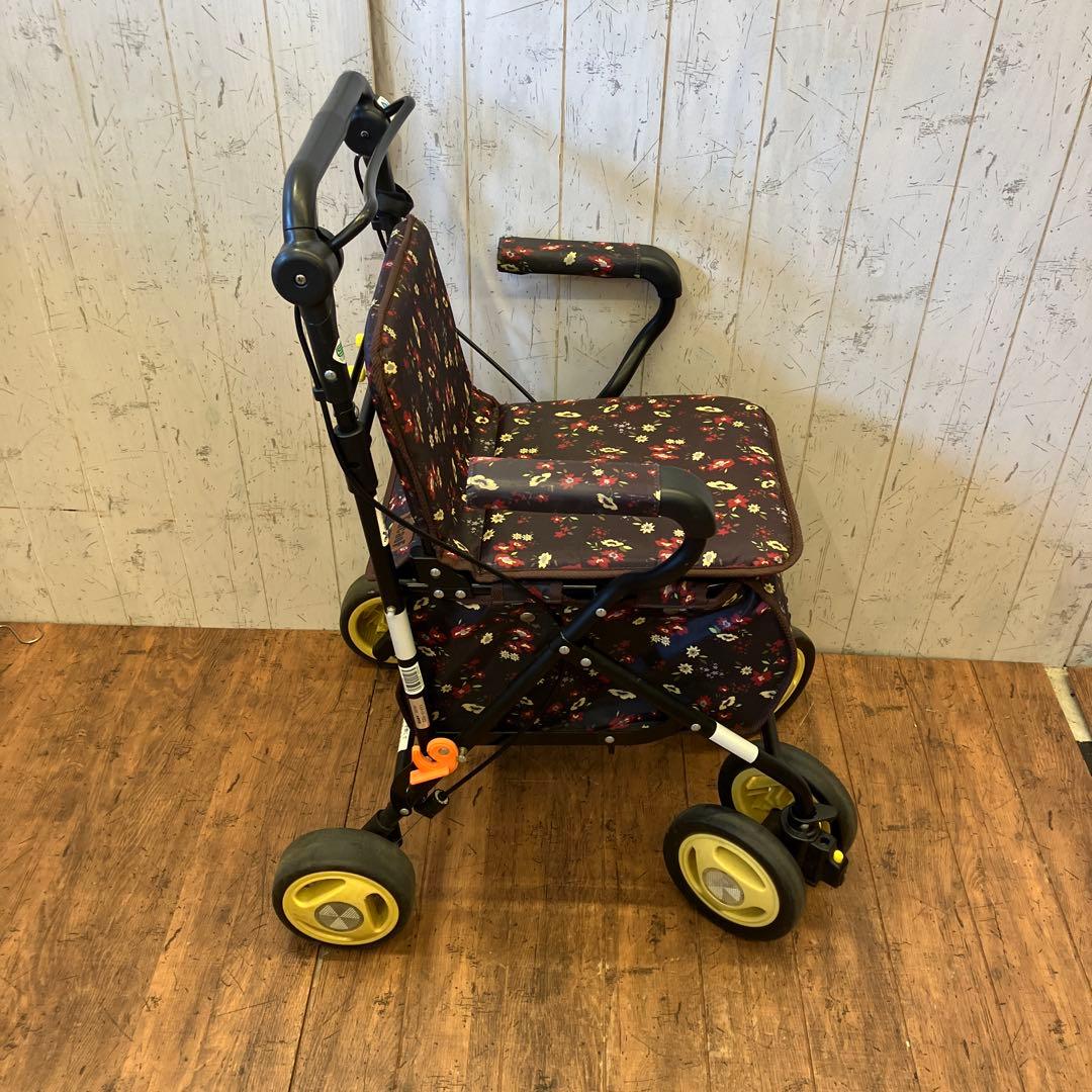 幸和 シルバーカー TacaoF 花柄 シルバーカー 座れる シニア 歩行補助