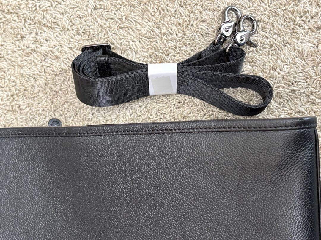 ブラック ビジネスレザーファクトリー ショルダーストラップ付き
