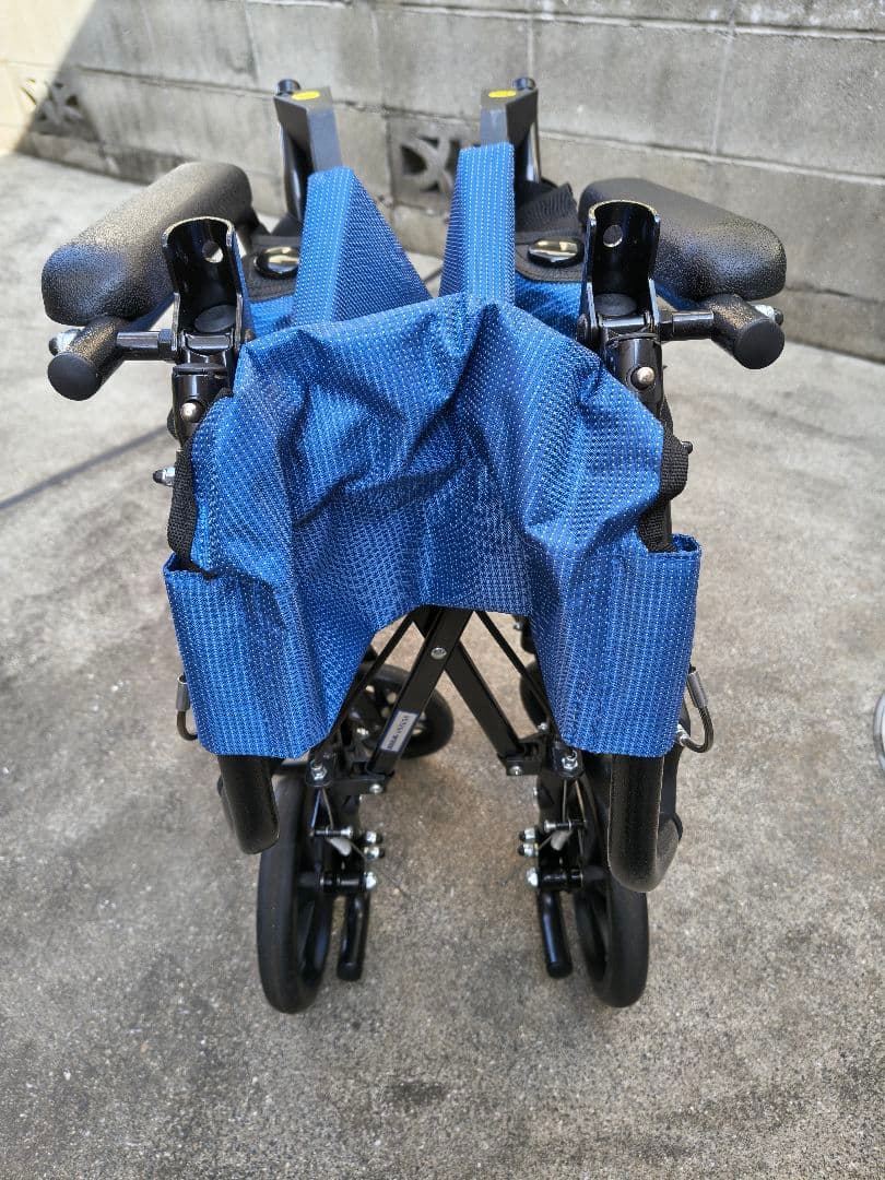 携帯用車椅子　ハンディライトプラス　HLP09020