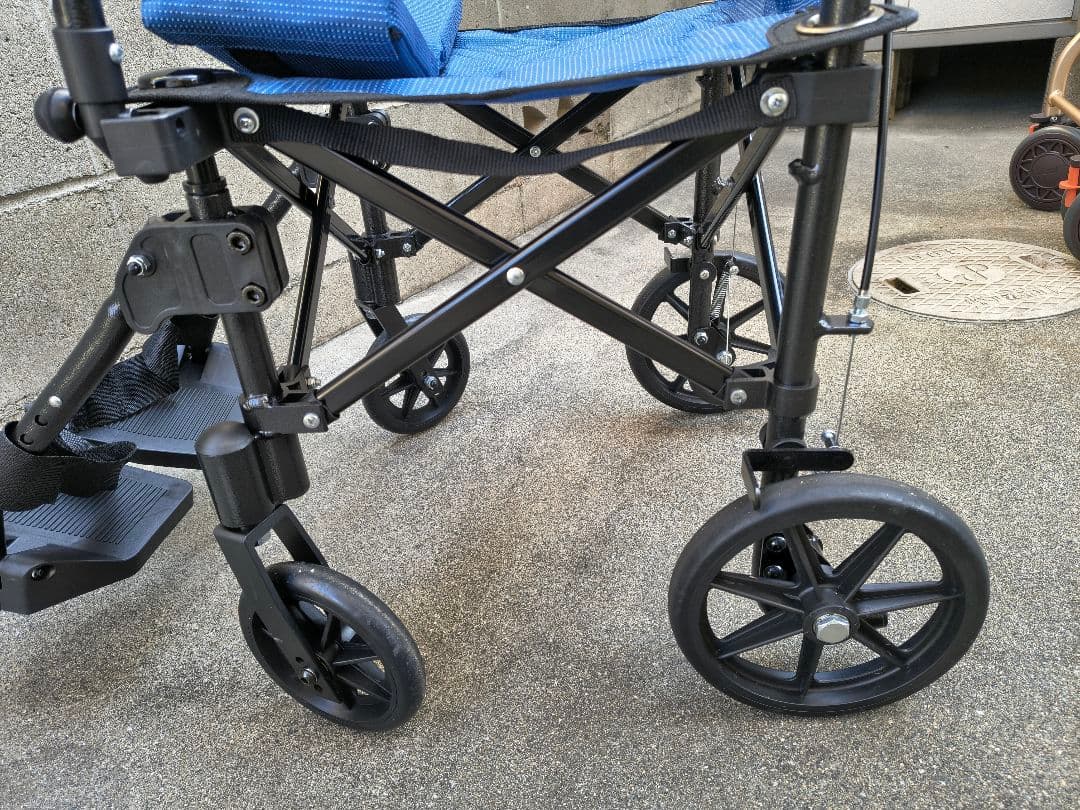 携帯用車椅子　ハンディライトプラス　HLP09020