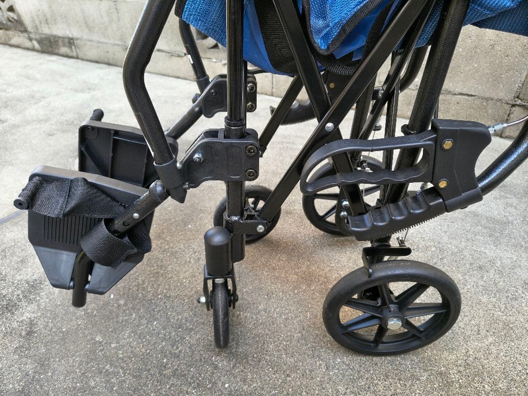 携帯用車椅子　ハンディライトプラス　HLP09020