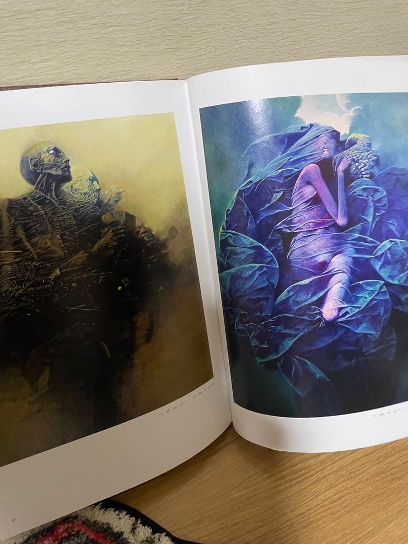 Beksińskiベクシンスキー　ポーランドのクラクフのギャラリー限定の画集