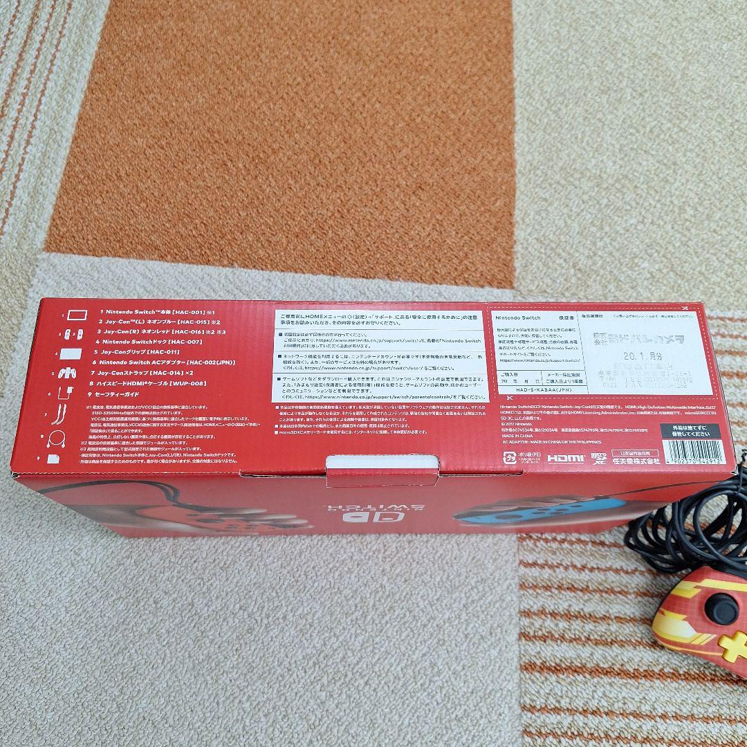 Nintendo Switch 本体、 ホリパッドミニ