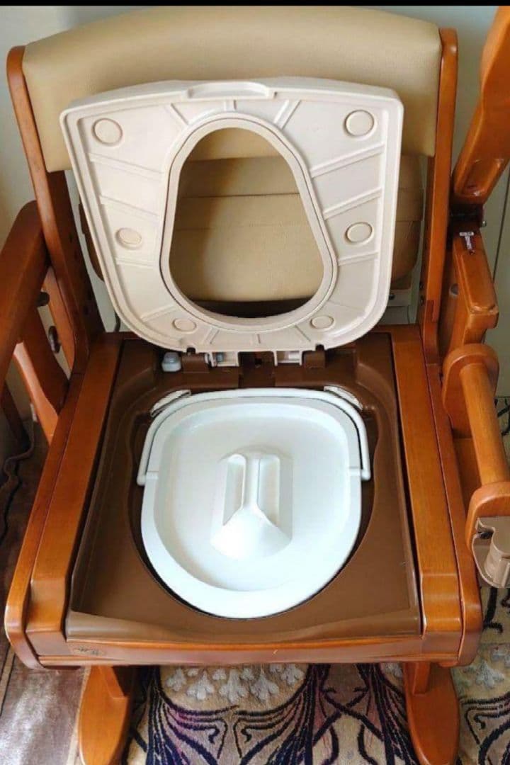 新品❢介護用安寿家具調トイレワイド快適脱臭　ゆったりふかふか座面