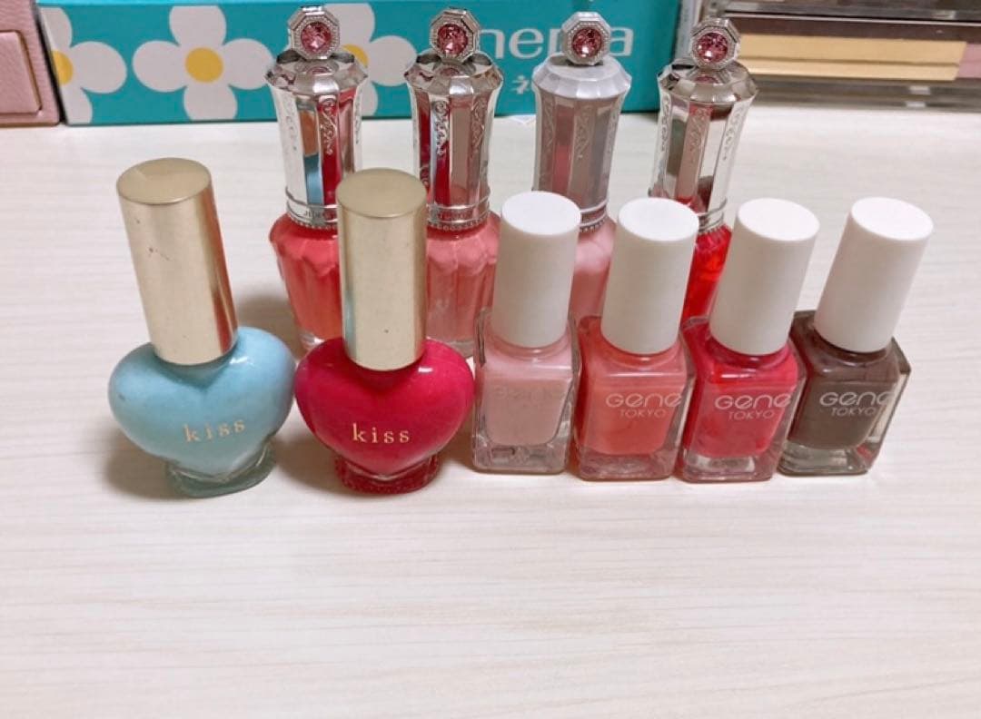 コスメ、マニキュア  75点まとめ売り