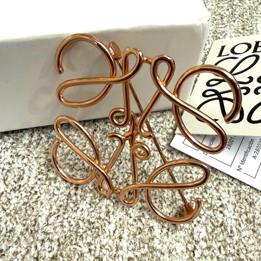 【値下げしました】　ロエベ　アナグラムブローチ　ローズゴールド　正規品 美品