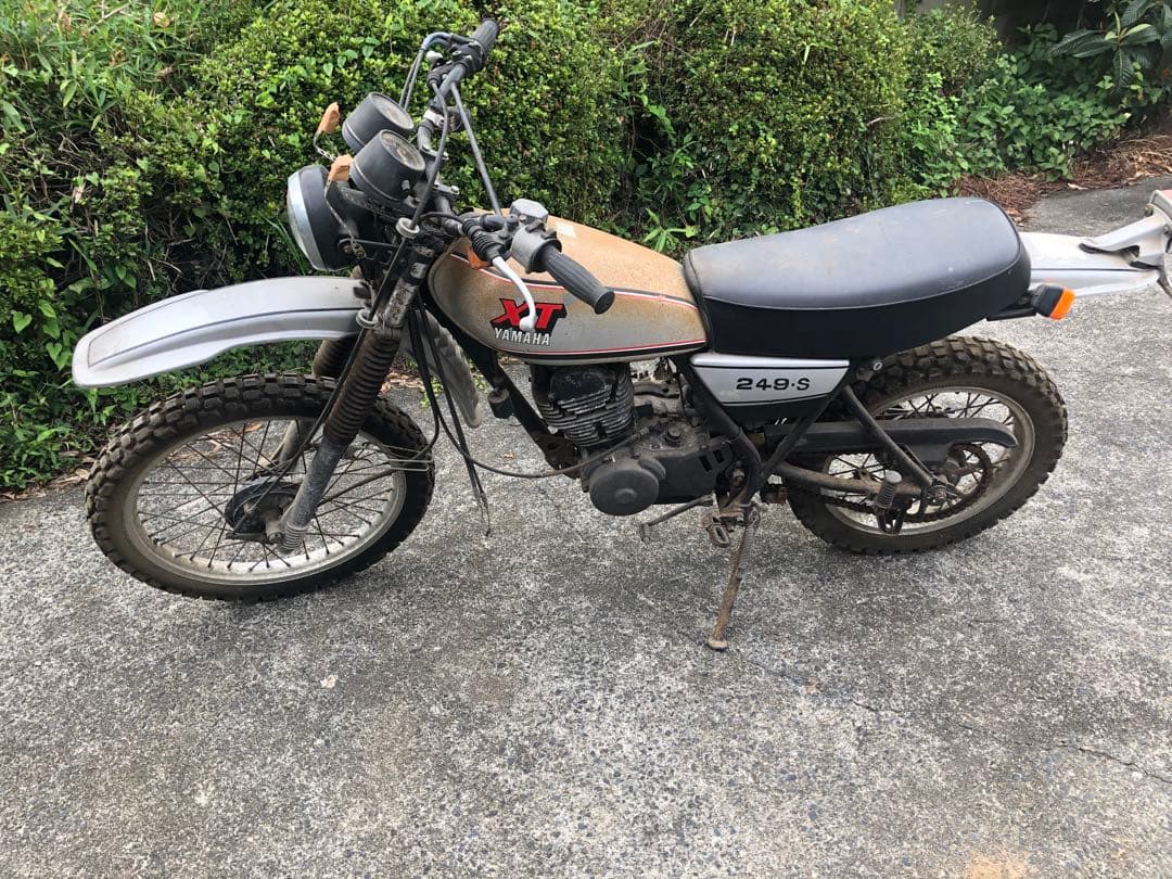 ヤマハ　XT 250 オフロードバイクフロント部品　旧車、不動、