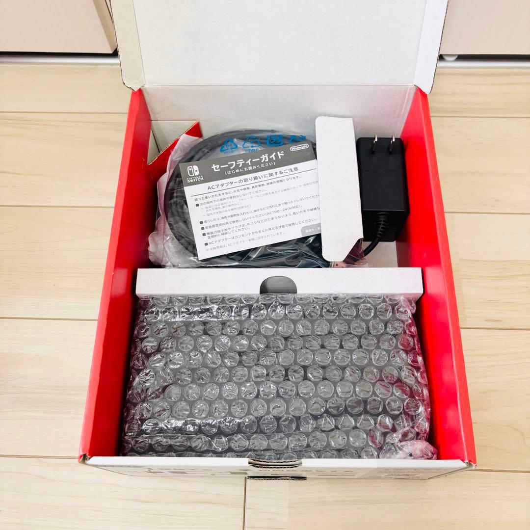 【未使用に近い】2024年モデル　Nintendo Switch スイッチ　本体