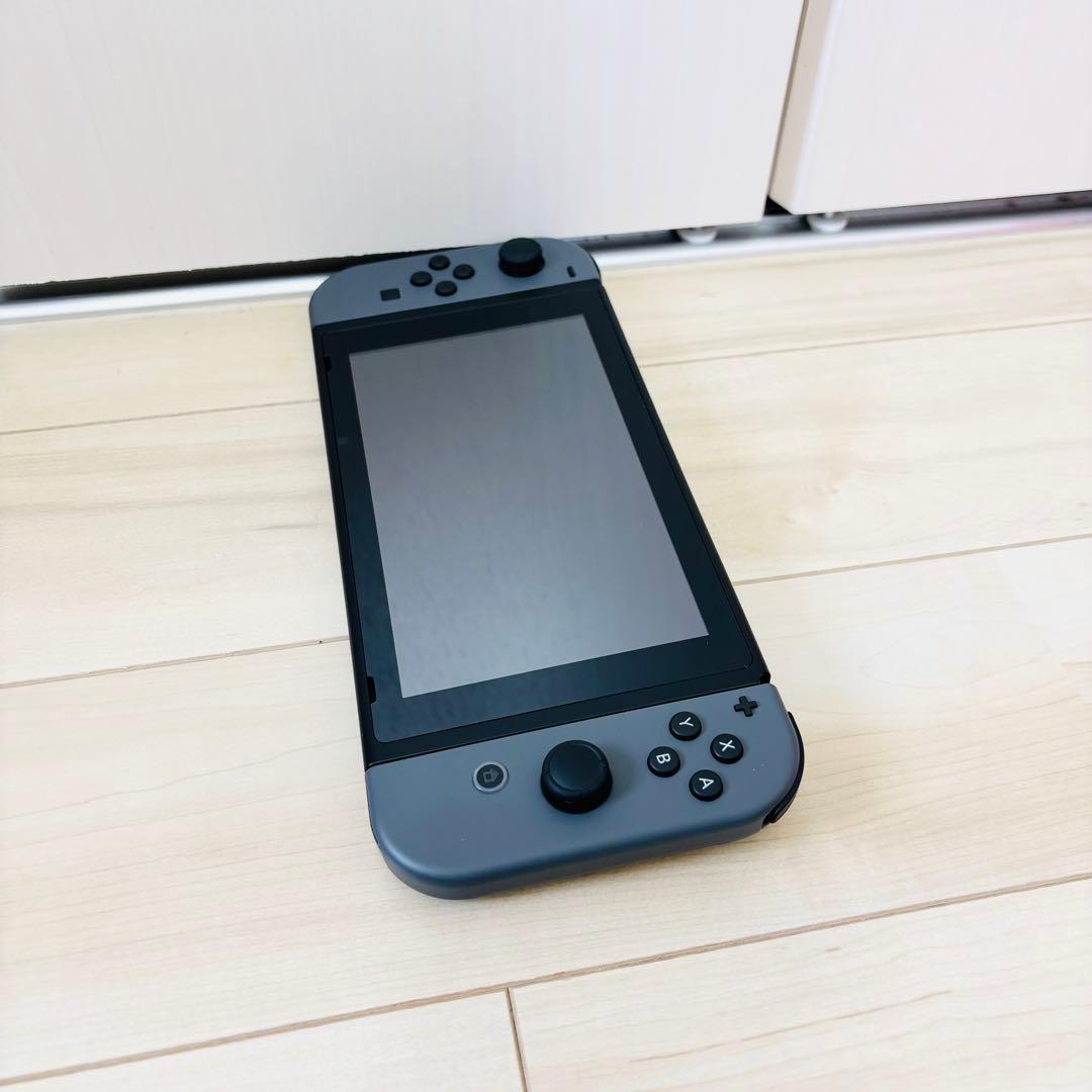 【未使用に近い】2024年モデル　Nintendo Switch スイッチ　本体