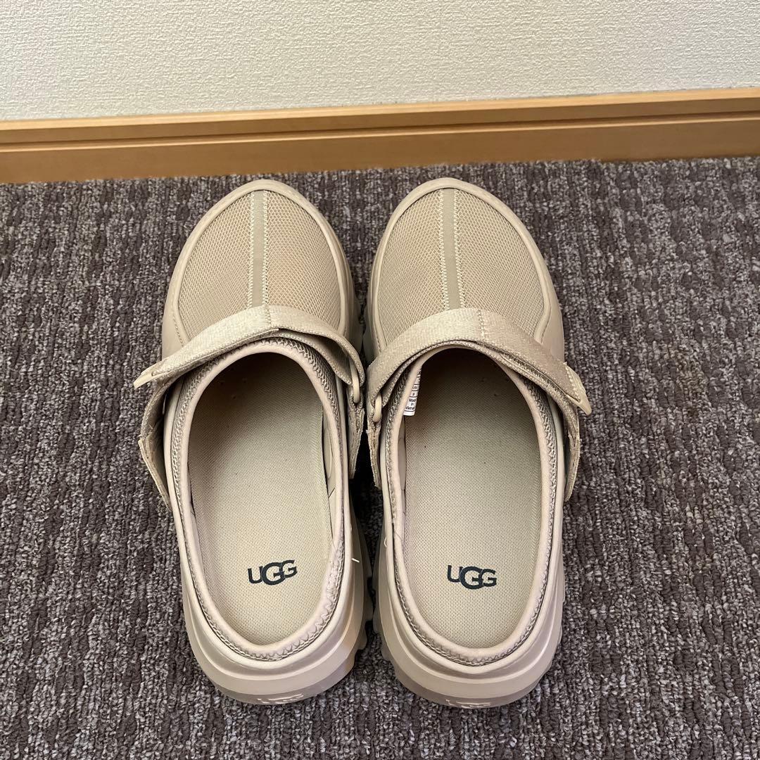 ほとんど履いてないugg サンダル