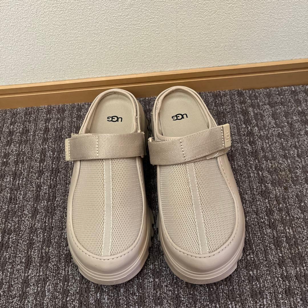 ほとんど履いてないugg サンダル