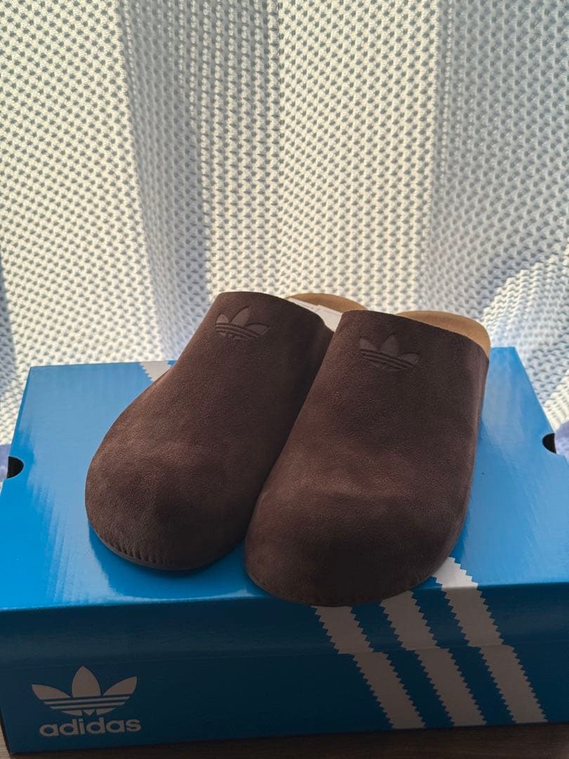 adidas スエード クロッグ サンダル ブラウン 26cm
