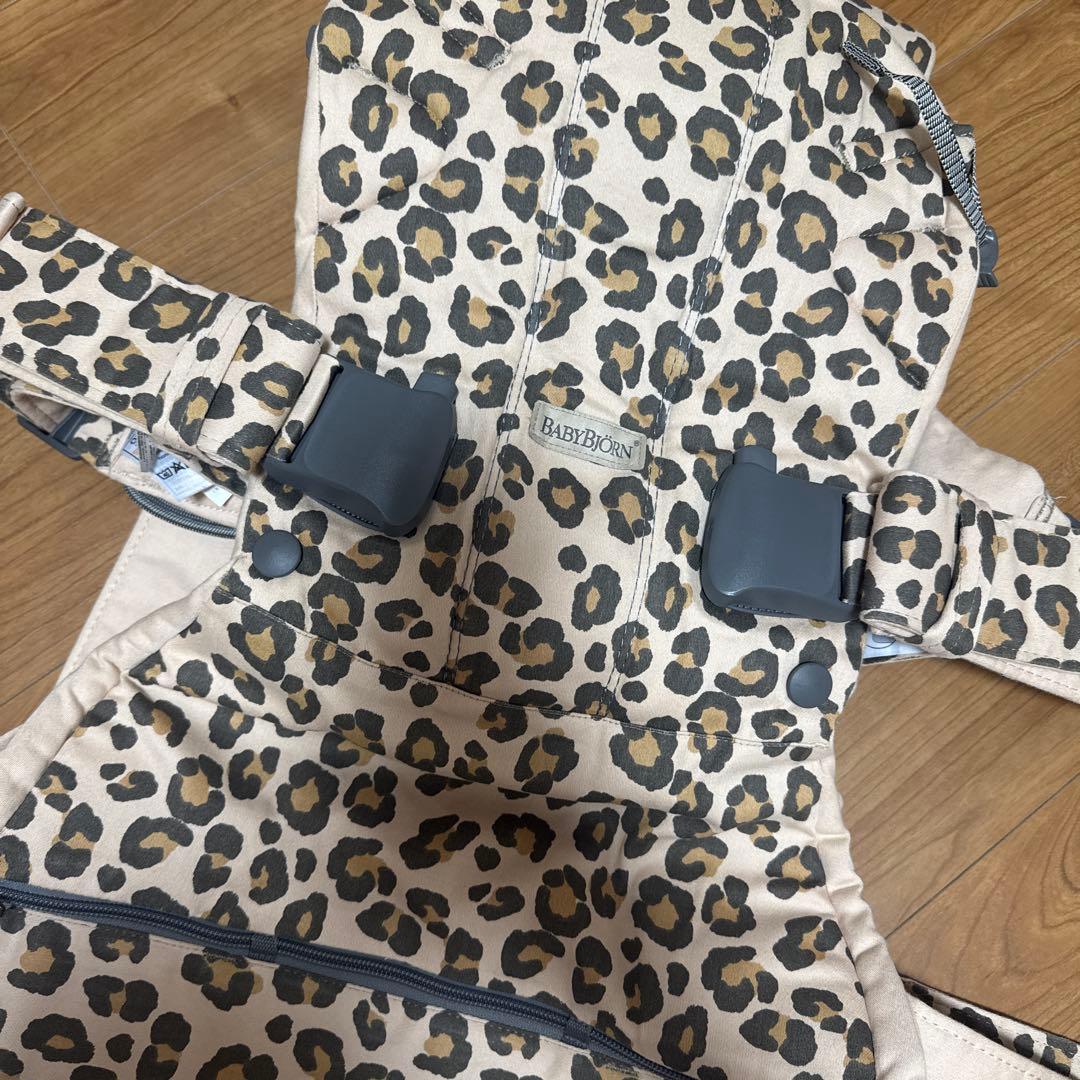 廃盤　美品　ベビービョルン　ONE KAI 抱っこ紐　ヒョウ柄 レオパード
