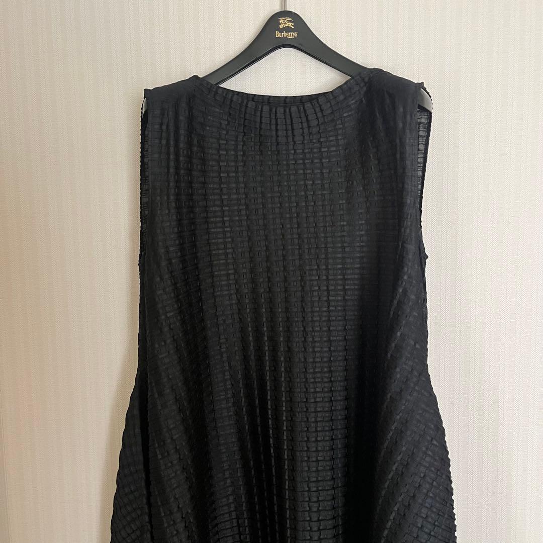 新品　PLEATSPLEASE イッセイミヤケ ワンピース　アラレ　黒　3