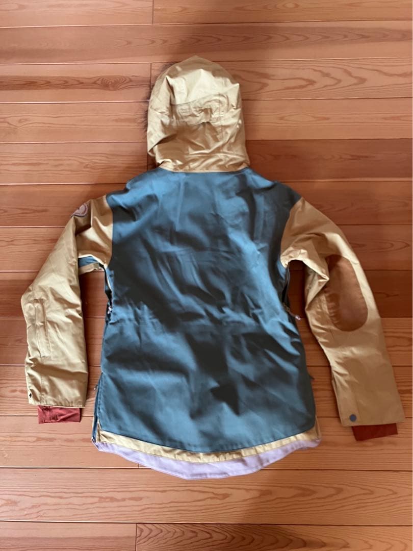 【未使用】BURTON women's 上下セット　ジャケットS、パンツS