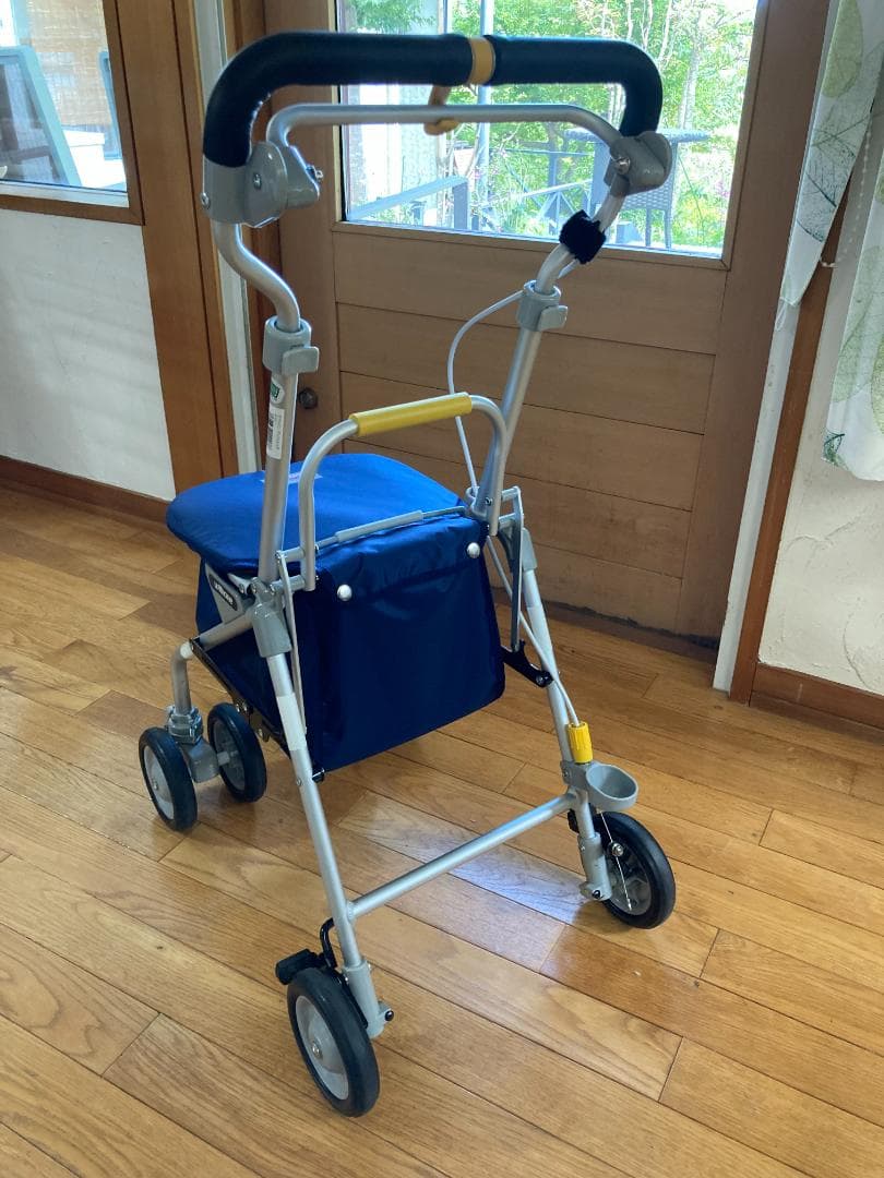 【美品】ウィズワン ライトミニ アンジェレッタ　シルバーカー