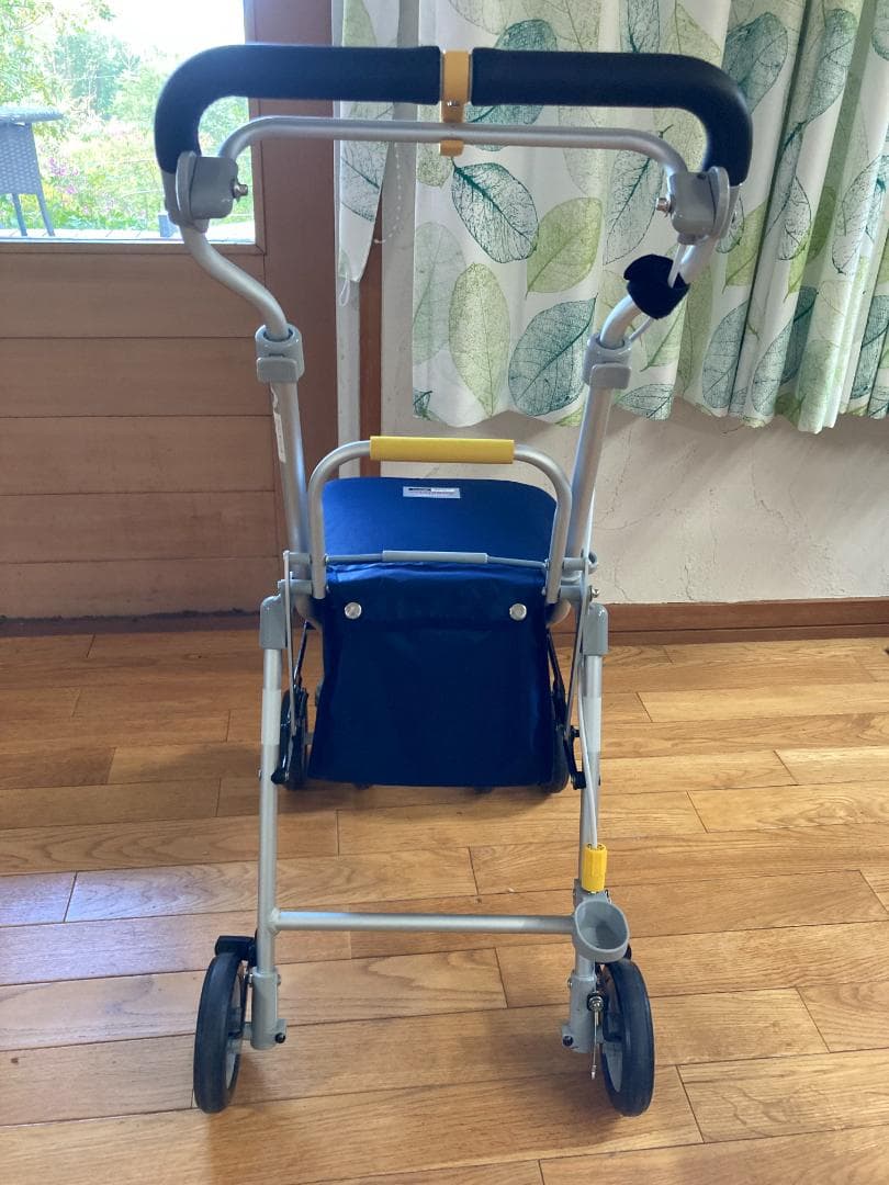 【美品】ウィズワン ライトミニ アンジェレッタ　シルバーカー