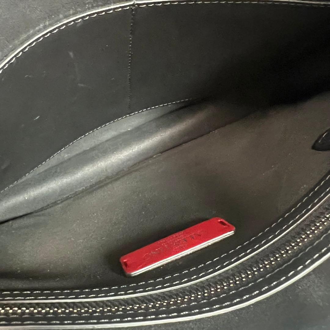 【極美品】 VALENTINO VLTN レザー クラッチバッグ ブラック