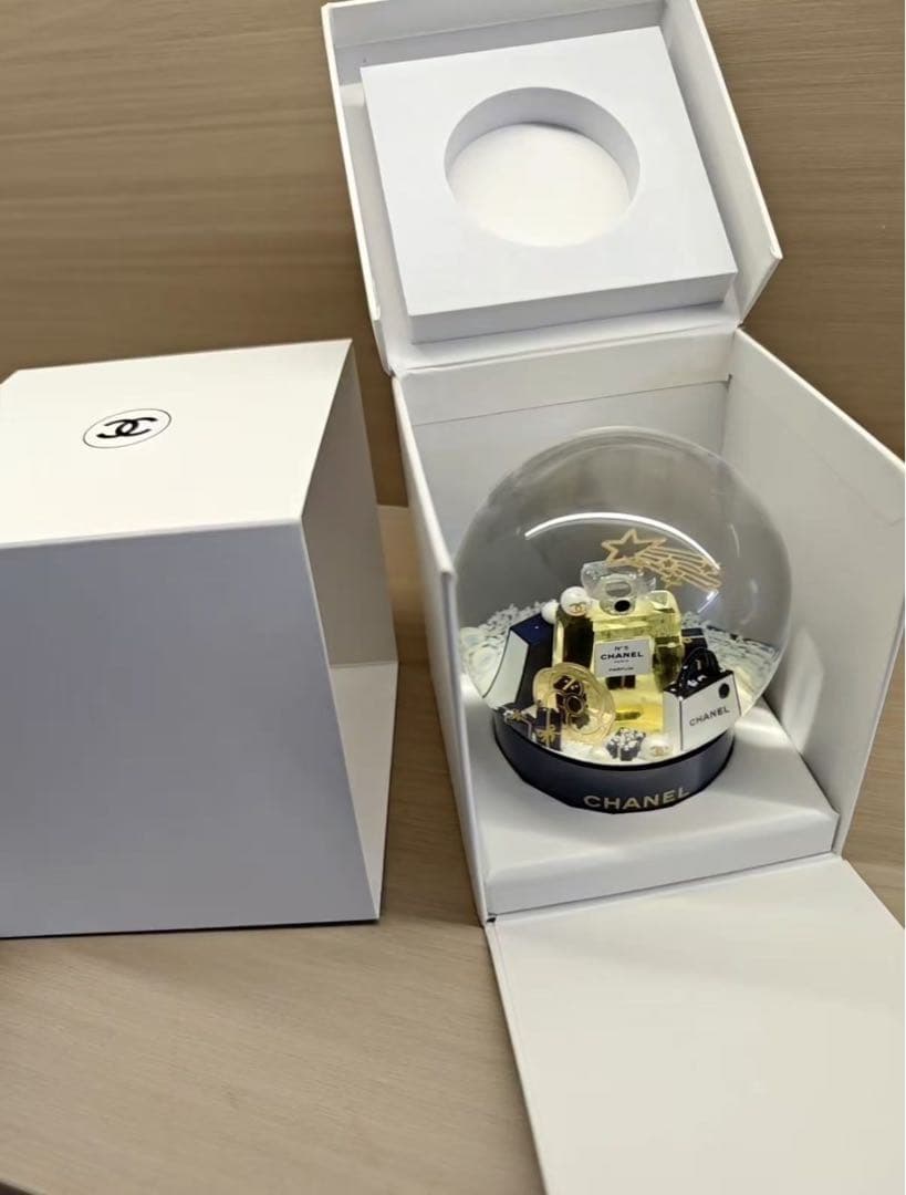 ♡*♡様 シャネル　スノードーム　2025年 ビューティー ホリデー限定