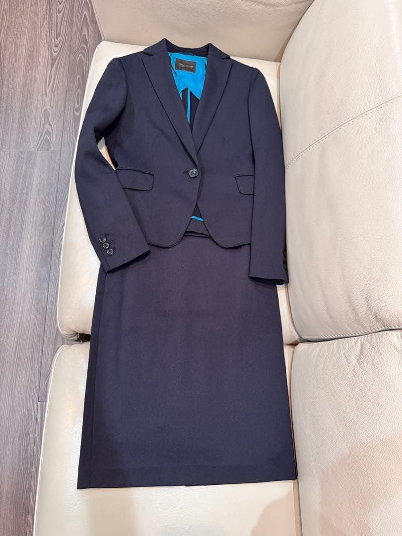 TOMORROWLAND テーラードジャケットとスカートのセット