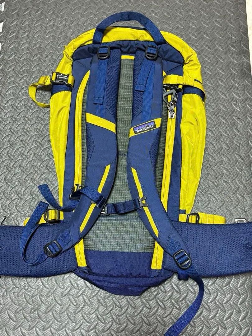 【ラテ】パタゴニア スノードリフター30リットル(新古品)