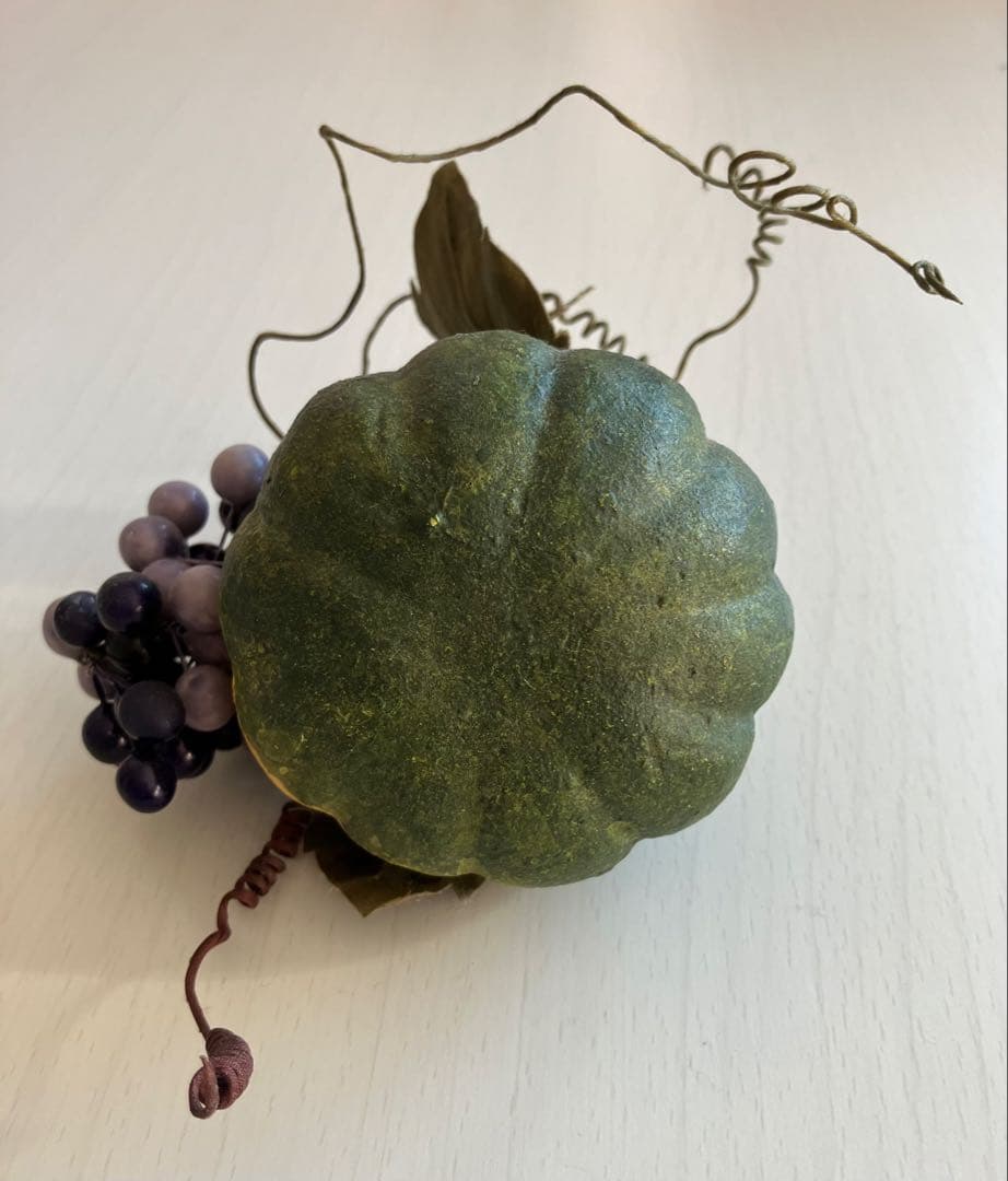 カネコイサオ 南瓜と葡萄のコサージュ