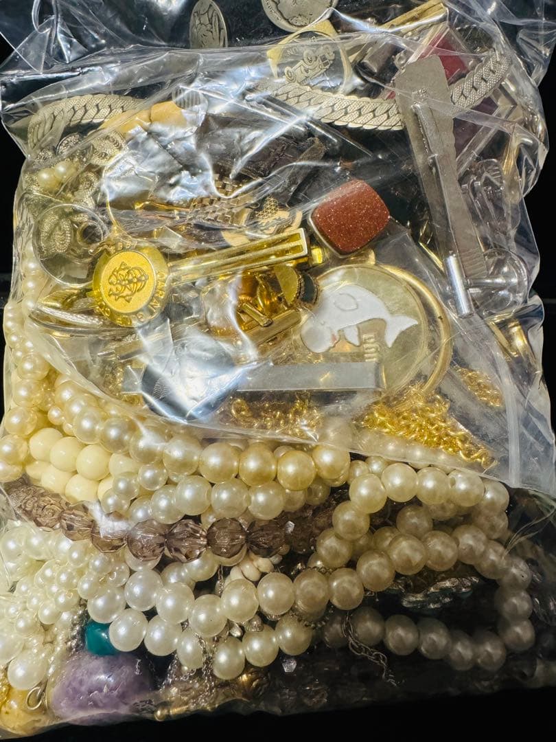 遺品整理品　アクセサリーまとめ