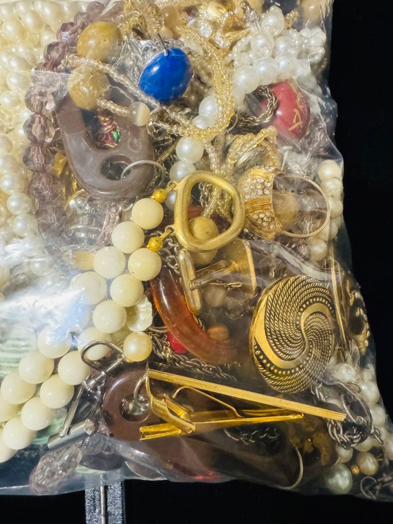 遺品整理品　アクセサリーまとめ