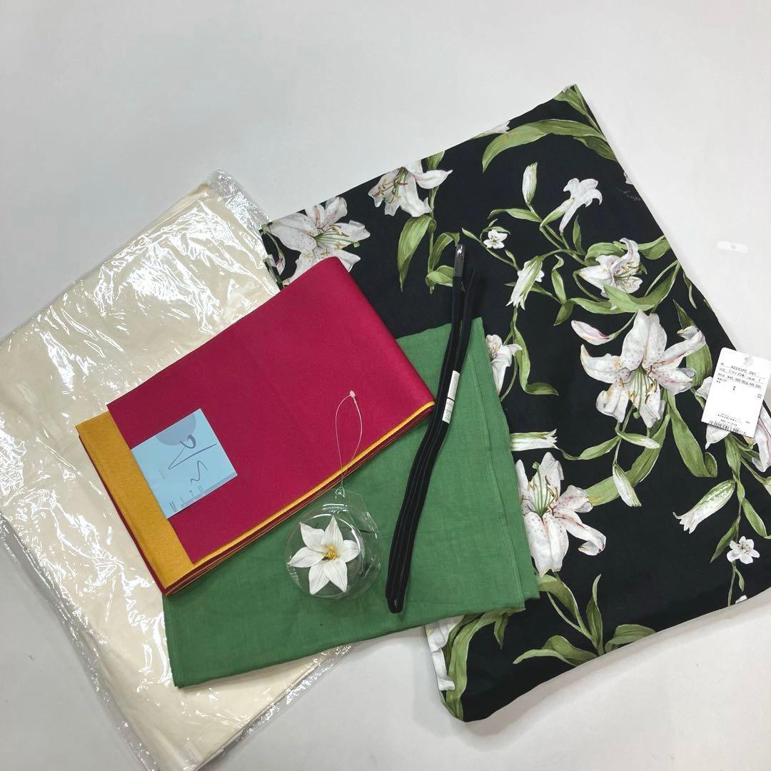 【新品未使用】インゲボルグ 黒 ユリ柄 豪華浴衣set/2024年 夏