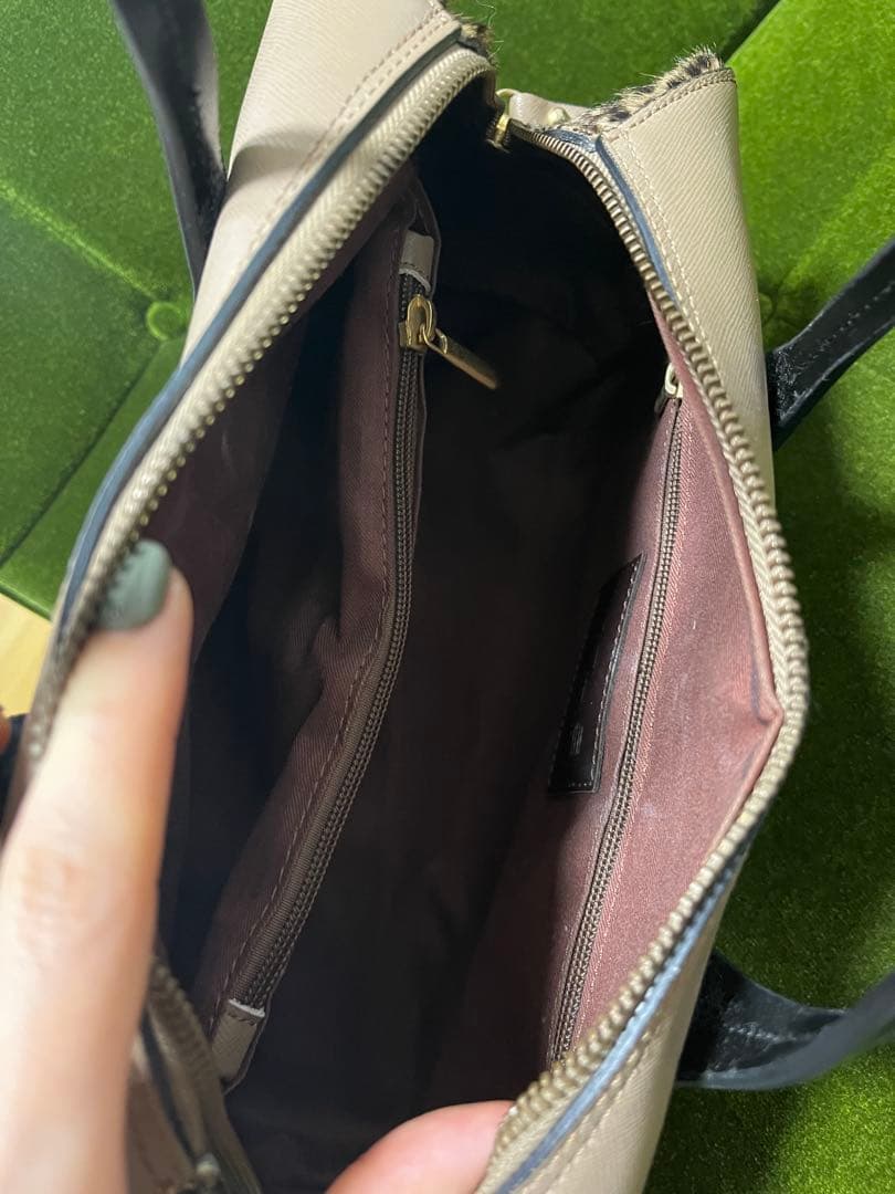 innue（イヌエ） 型押しレザーとハラコ　異素材MIX ボストンバッグ