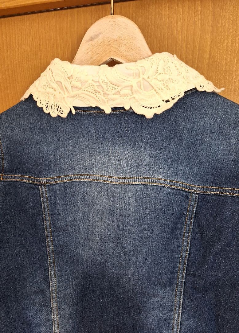 【新品】ローズティアラ　レース襟付きデニムジャケット　伸縮性◎　42サイズ