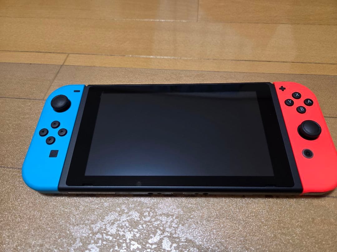 任天堂　Switch　本体