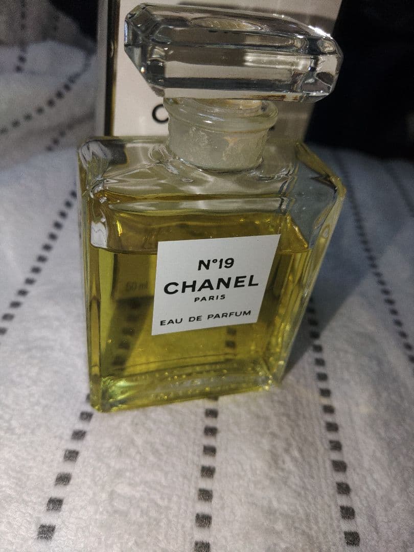 chanel 香水　N゜19