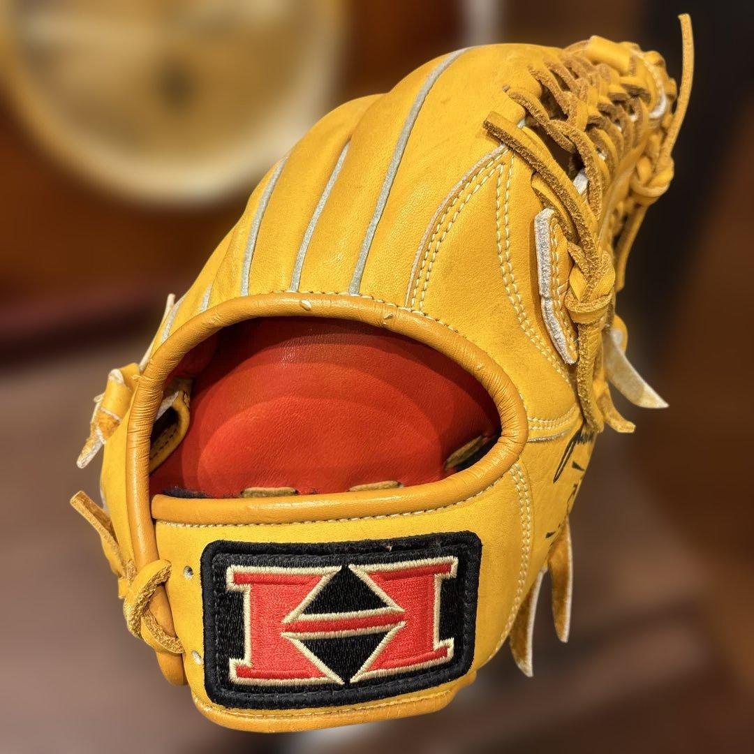 石井琢朗サイン入りグローブ