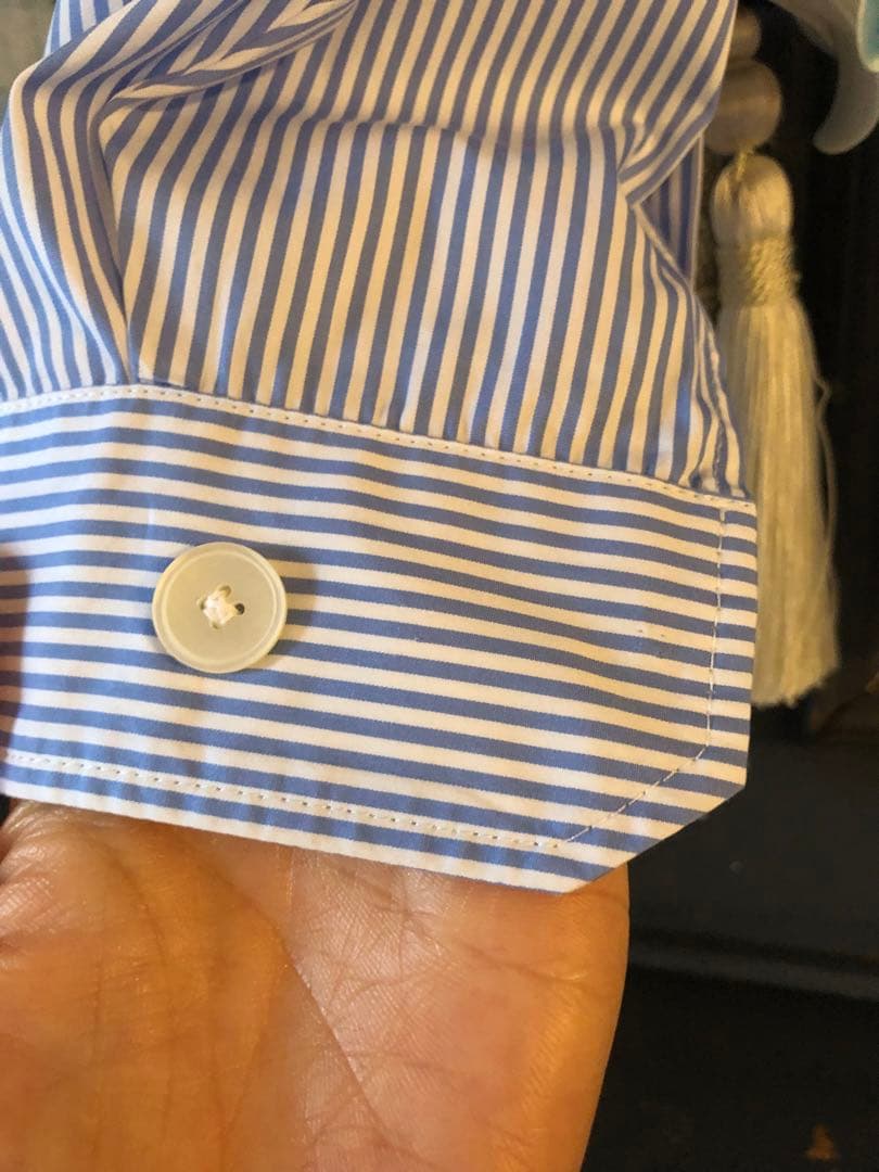 ストライプ柄長袖ブラウス