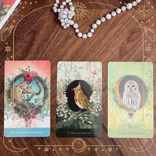 ★正規品オラクルカード★金縁✨柔らかな癒しの世界✨優しいタッチの女性らしいデッキ