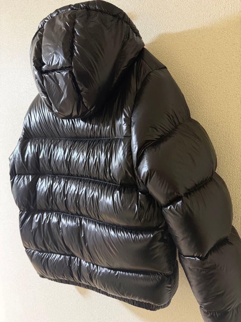 ZARA 黒の光沢ダウンジャケット フード付き