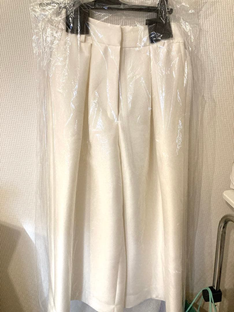 Heve VANILLA シアーサテンガウチョパンツ 36 バニラ