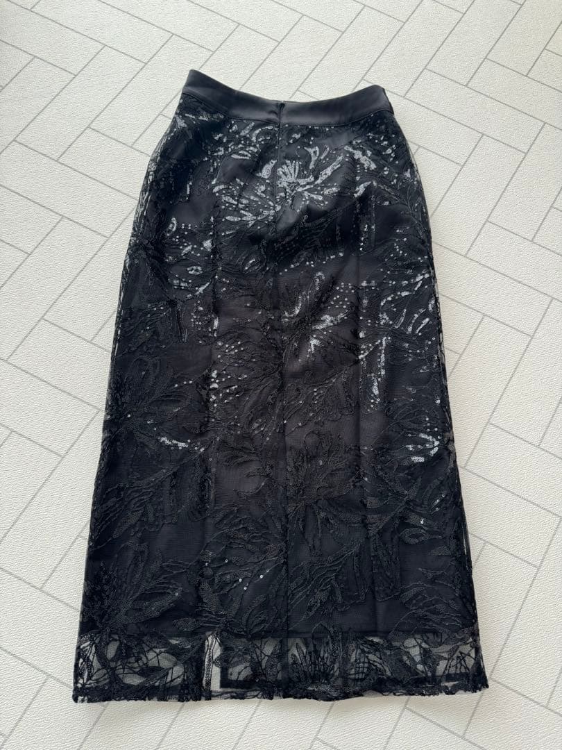 シアーパフスリーブペプラムスパンコール花柄Iラインドレスワンピース 2点セット