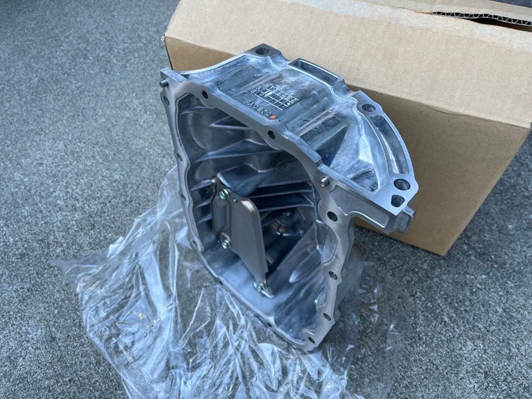 【新品】ダイハツ純正 オイルパン 12101-B2025 キャスト ウェイク 等