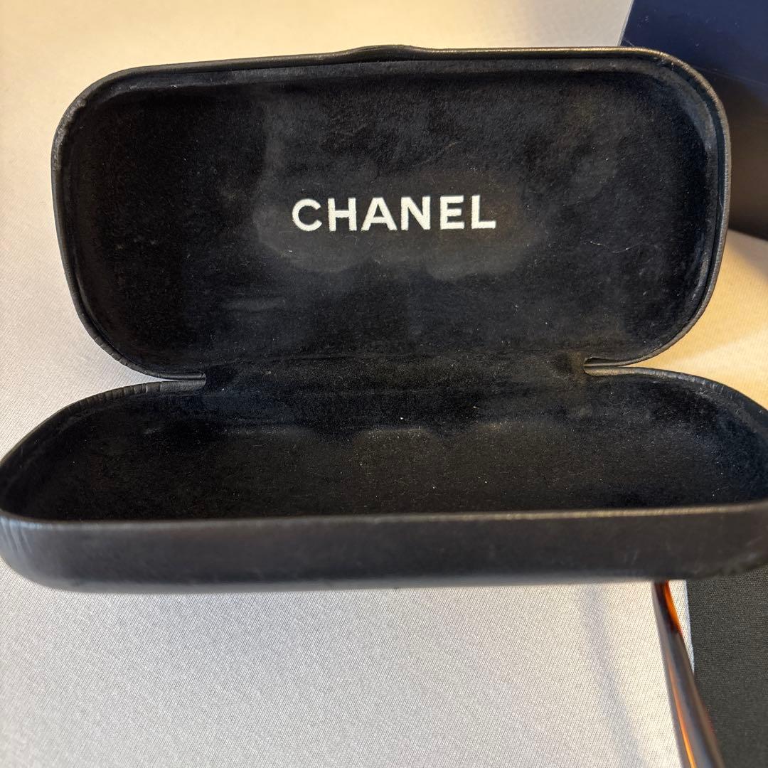 CHANEL オーバル型サングラス トートイズシェル
