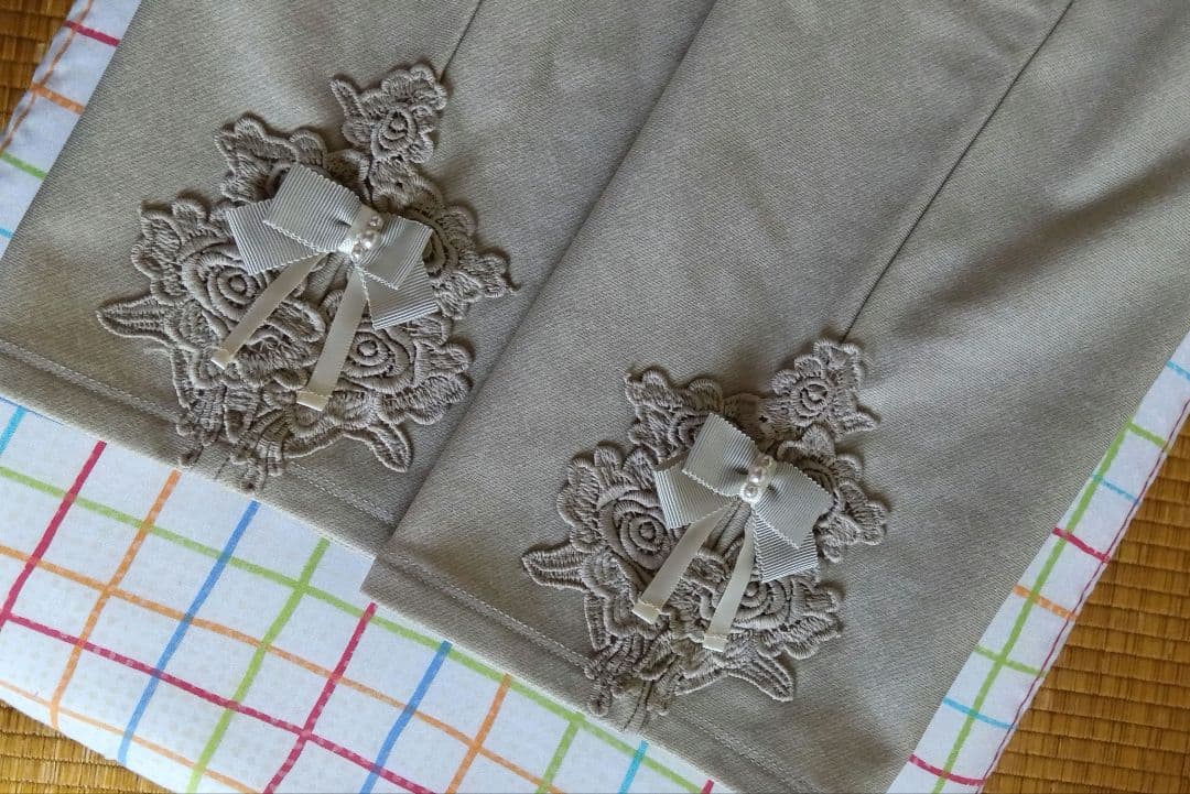 えこ　　裏起毛　44サイズ ベージュ フィットパンツ スーパービューティー