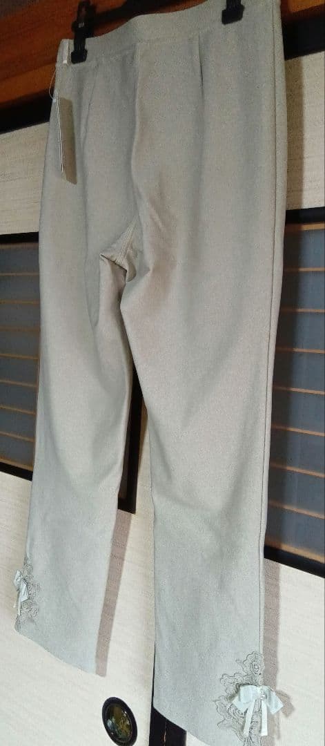えこ　　裏起毛　44サイズ ベージュ フィットパンツ スーパービューティー