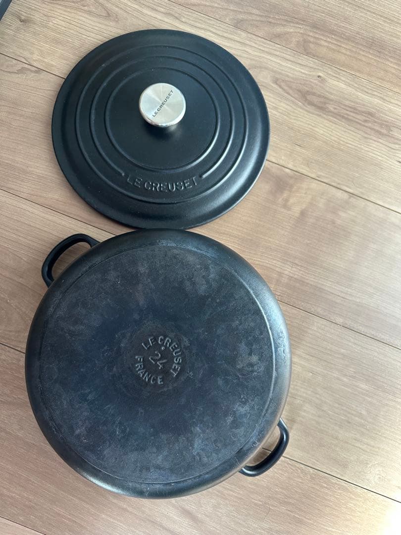LE CREUSET ブラック 両手鍋 24cm 蓋付き