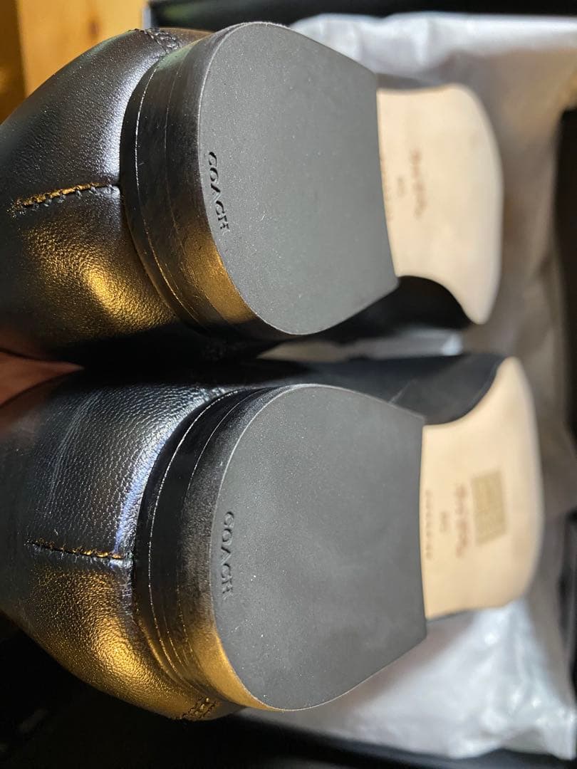 新品未使用COACH 黒ローファー 金具付き