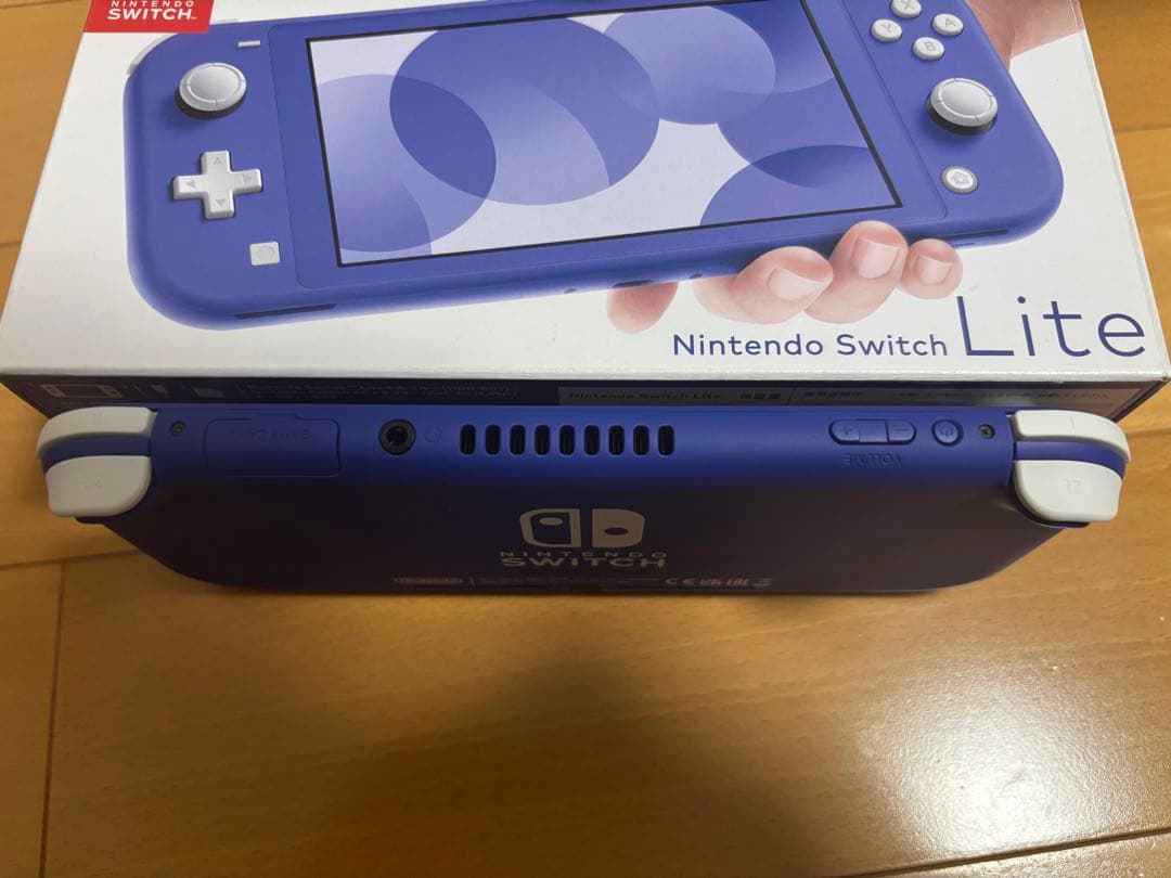 Nintendo Switch ライト　ブルー
