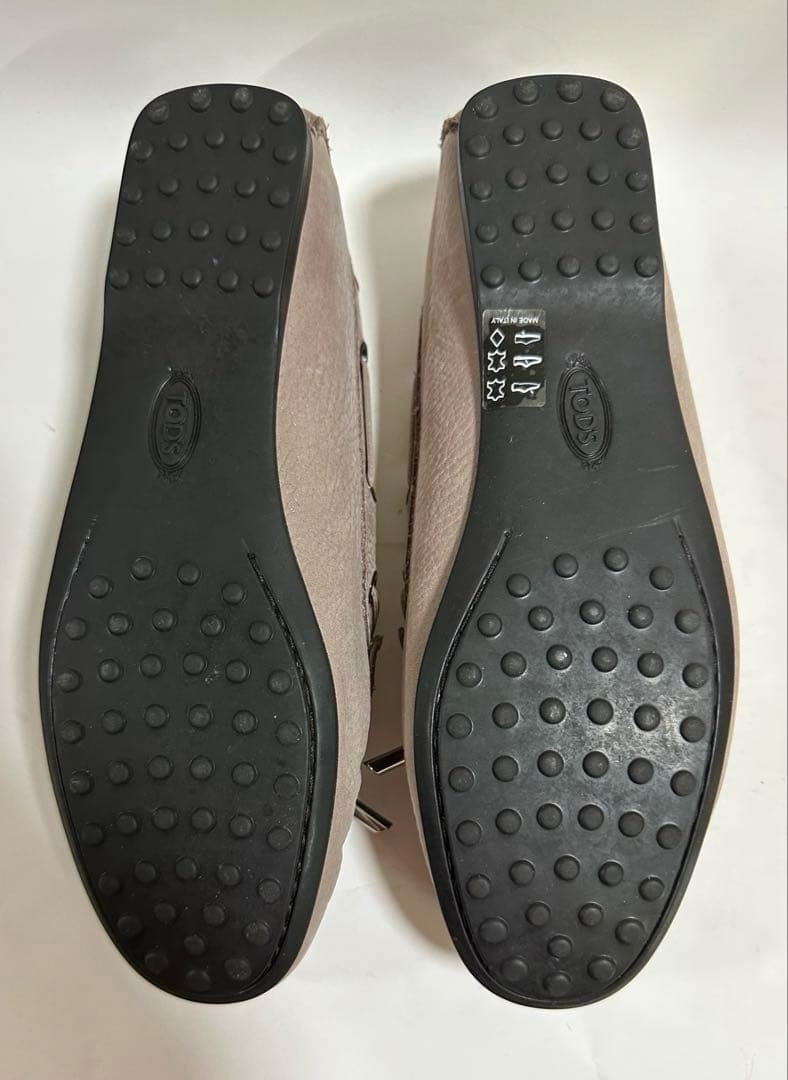 トッズ　TOD’S未使用ドライビングシューズ　モカシン