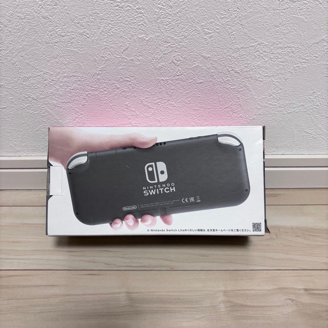 【美品】2025年10月購入　Nintendo Switch ライト　本体