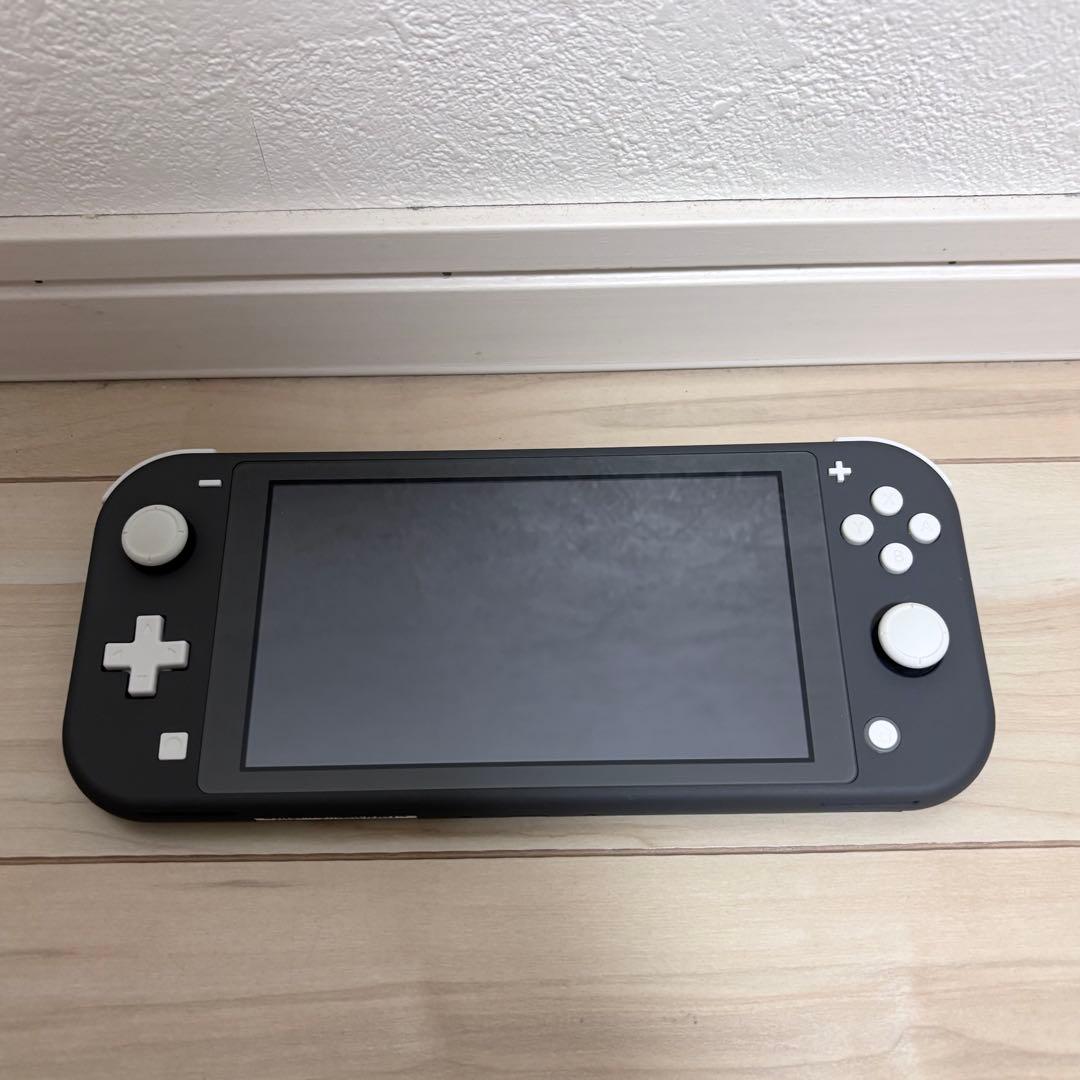 【美品】2025年10月購入　Nintendo Switch ライト　本体